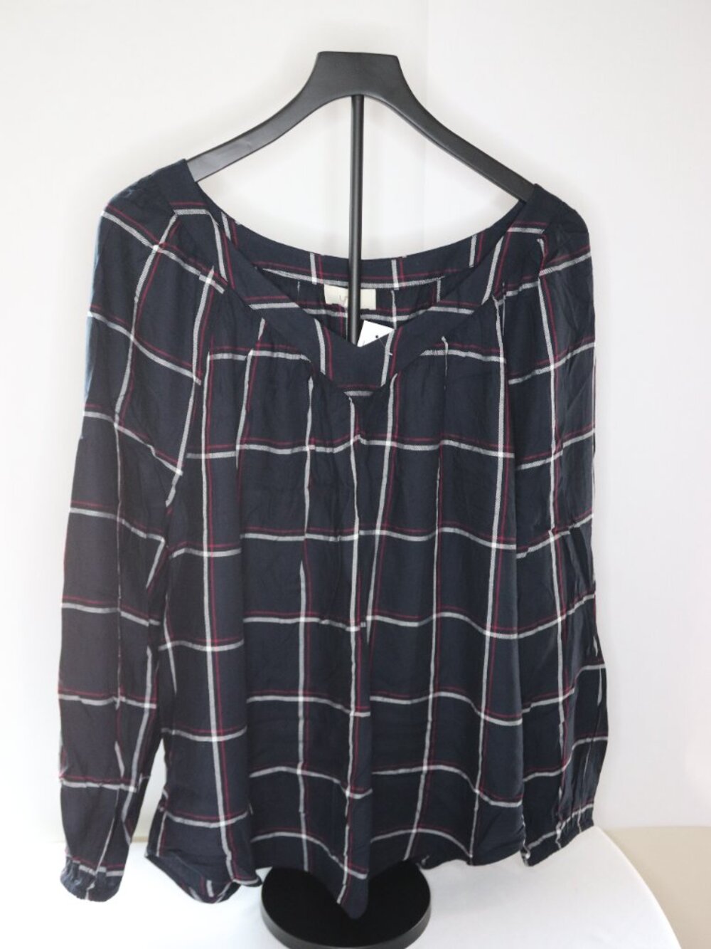 NWT Women's Loft Outlet Navy Plaid V-Neck Long-sleeved Blouse Sz XL